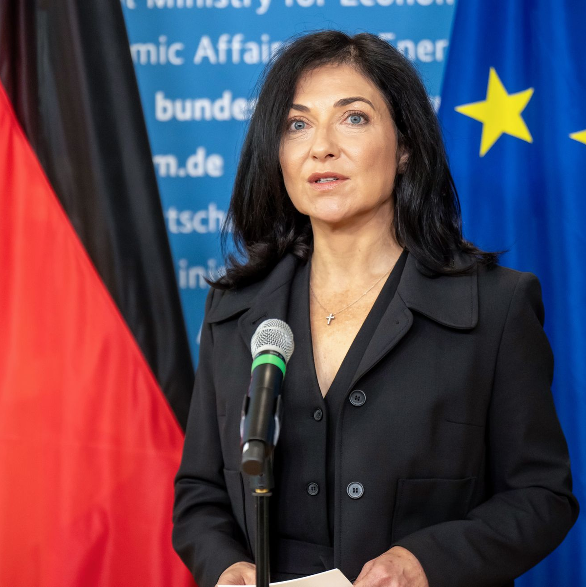 Die Wirtschaftsministerin spricht von guten Nachrichten. - Foto: Michael Kappeler/dpa