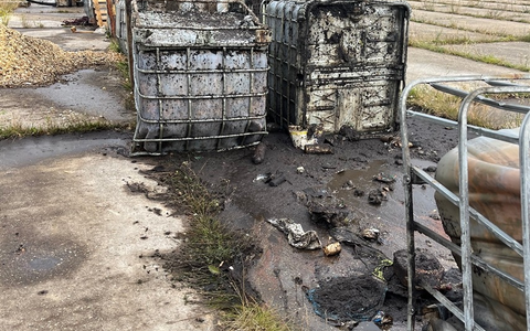 POL-EU: Illegale Entsorgung von Öl-Containern - Foto: presseportal.de