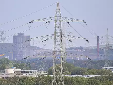 Stromleitungen im Ruhrgebiet (Archiv) - Foto: über dts Nachrichtenagentur