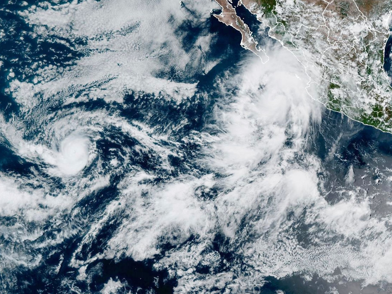 «Lorena» zieht auf die Westküste von Mexiko zu. - Foto: Uncredited/NOAA/AP/dpa