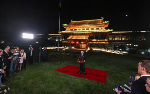 Russland könne seine Ziele in der Ukraine auch militärisch erreichen, sagte Putin bei einer Pressekonferenz in Peking.  - Foto: Maxim Shemetov/Pool Reuters/AP/dpa