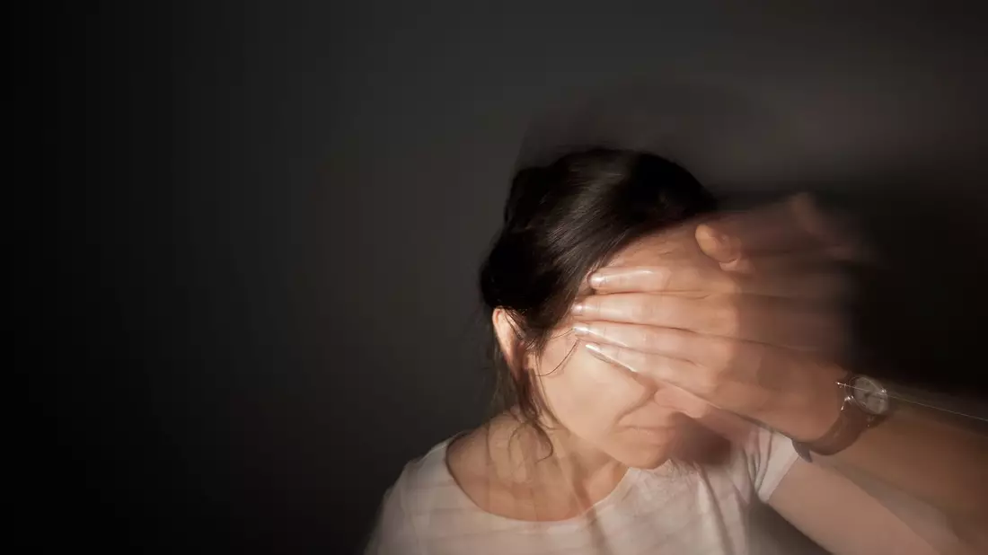 Jede zweite Migräne-Patientin hat zu Beginn der Wechseljahre stärkere Beschwerden. (Symbolbild) - Bild: Oliver Killig/dpa-Zentralbild/dpa-tmn
