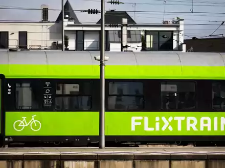 Flixtrain baut die Kooperation mit Partnerbahnen im Regionalverkehr aus. (Archivbild) - Foto: Rolf Vennenbernd/dpa