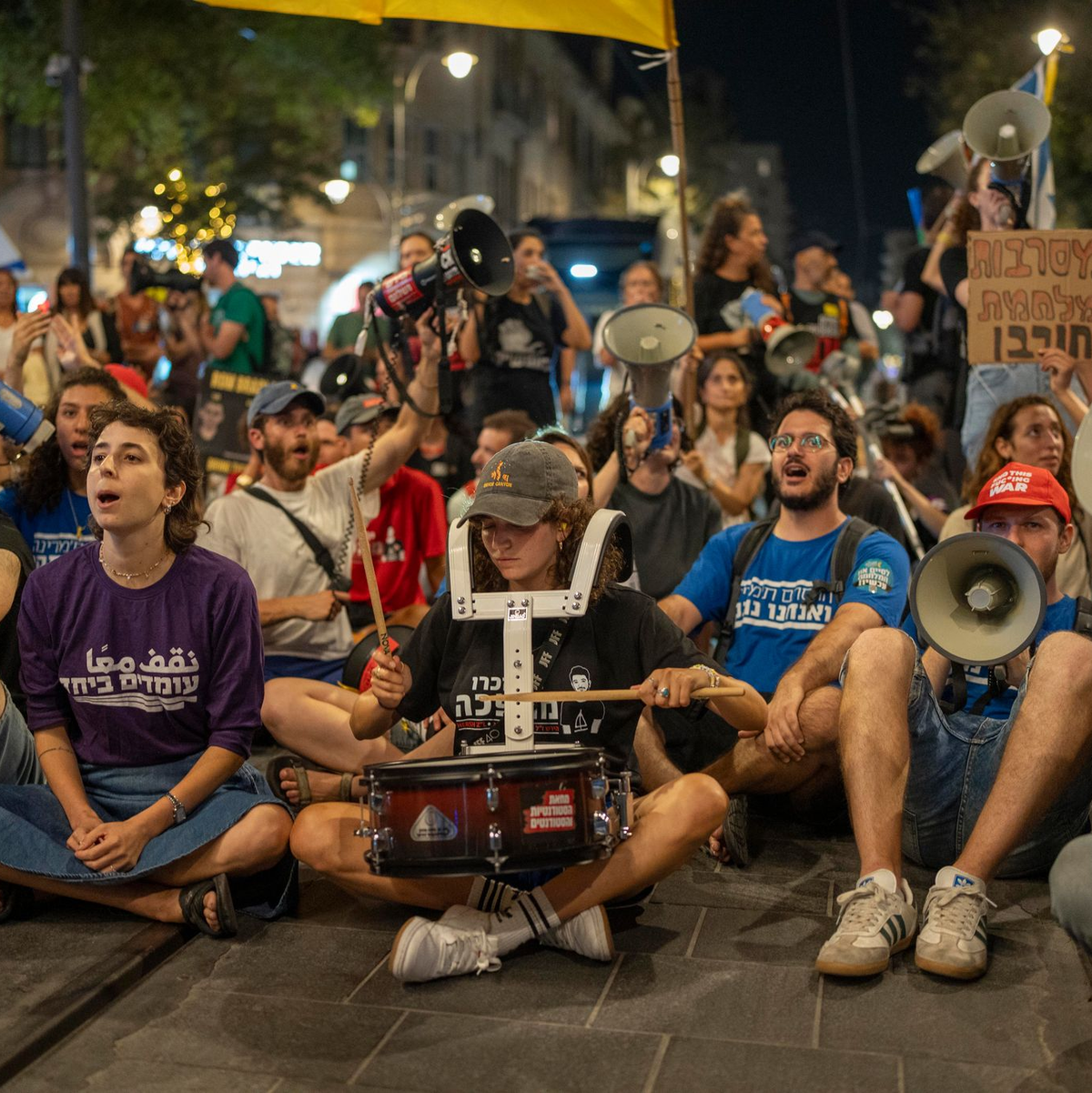 Angehörige der Geiseln fürchten bei einer Einnahme der Stadt Gaza um das Leben der Verschleppten.  - Foto: Ilia Yefimovich/dpa