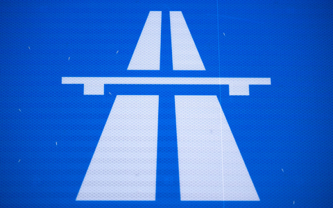 Noch mal rund 27 Millionen muss der Bund für die gescheiterte Pkw-Maut bezahlen. (Symbolbild) - Foto: Hendrik Schmidt/dpa