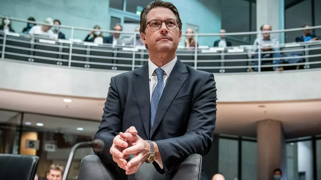 Wegen seiner Aussagen im Maut-Untersuchungsausschuss droht dem ehemaligen Verkehrsminister ein Prozess. (Archivbild) - Bild: Michael Kappeler/dpa