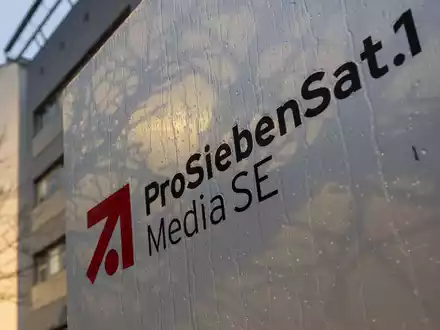 Der italienische Berlusconi-Konzern hält nach eigenen Angaben nun über 75 Prozent der Anteile an dem deutschen Fernsehkonzern (Archivbild). - Foto: Lennart Preiss/dpa