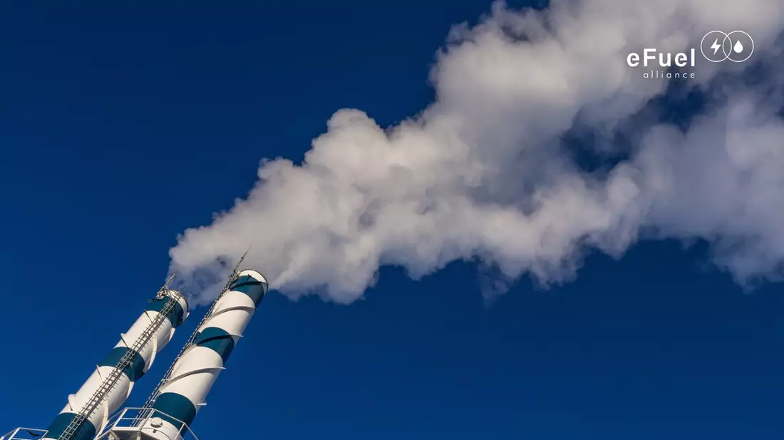 36 Mrd. Liter mehr eFuels - Neue Studie identifiziert Potential unvermeidbarer industrieller CO2-Punktquellen für eFuel-Produktion in Europa - Bild: presseportal.de