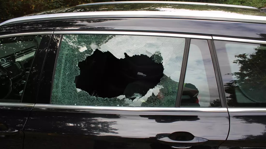 POL-RBK: Bergisch Gladbach/Odenthal/Kürten - Seitenscheiben von vier Pkw eingeschlagen - Bild: presseportal.de