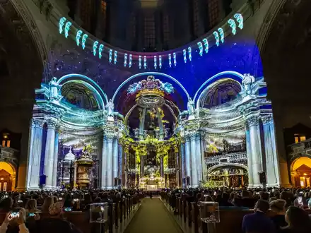 Das diesjährige Festival of Lights präsentiert spektakuläre 3D Lichtkunst Shows mit seltener DJ-Performances im Berliner Dom - Foto: presseportal.de