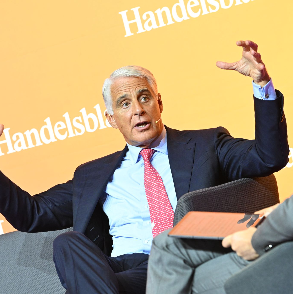 Im Herzen Frankfurts erläutert der Unicredit-Chef seine Pläne zu einer Übernahme der Commerzbank. (Foto Handout) - Foto: Marc-Steffen Unger/Handelsblatt/dpa