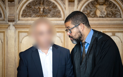 Der Angeklagte ist in einer psychiatrischen Klinik untergebracht.  - Foto: Sina Schuldt/dpa