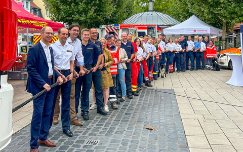 Mittelhessen: Wir ziehen alle an einem Strang - Blaulichtfamilie setzt starkes Zeichen der Solidarität - Foto: presseportal.de Mittelhessen: Wir ziehen alle an einem Strang - Blaulichtfamilie setzt starkes Zeichen der Solidarität - Foto: presseportal.de