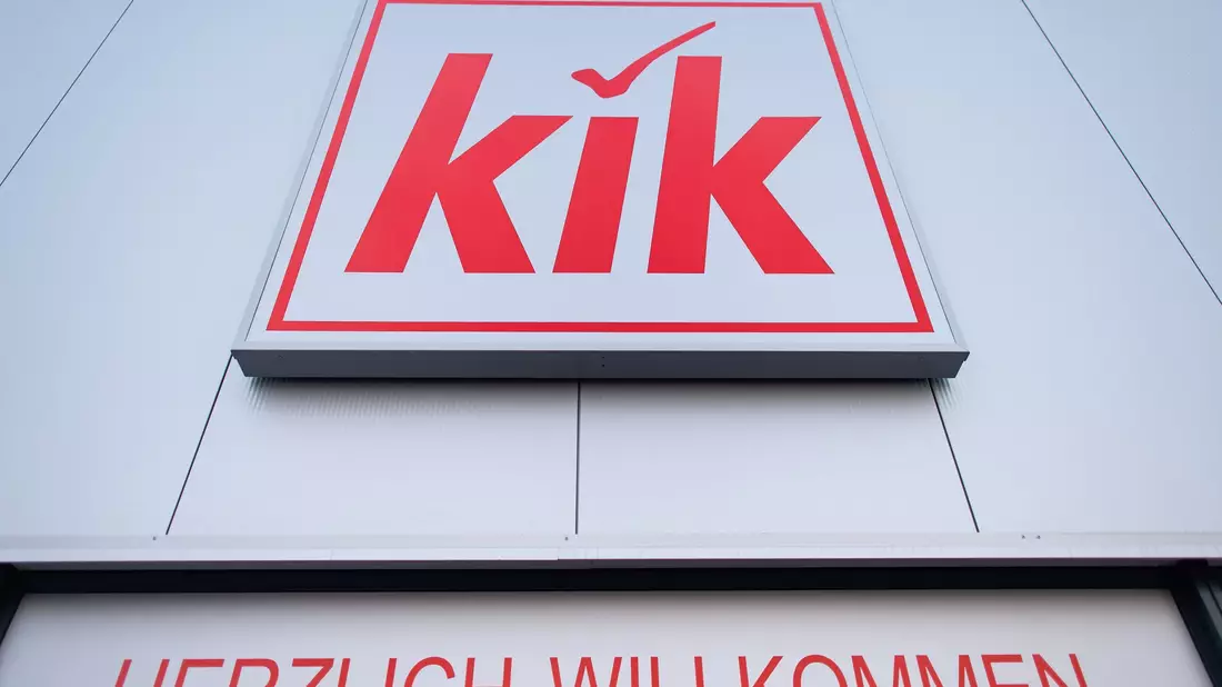 Kik betreibt in 14 Ländern rund 4.200 Filialen. Die meisten arbeiten profitabel, sagt das Unternehmen. Die unrentablen sollen geschlossen werden. (Symbolbild) - Bild: Guido Kirchner/dpa