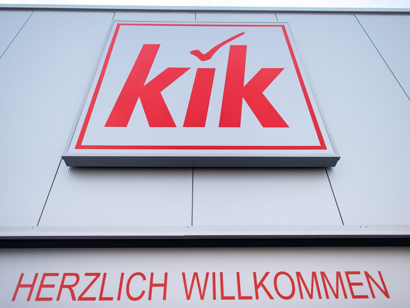 Fast zwölf Jahre lang war Patrick Zahn Chef des Textildiscounters Kik. (Archivbild) - Foto: Guido Kirchner/dpa