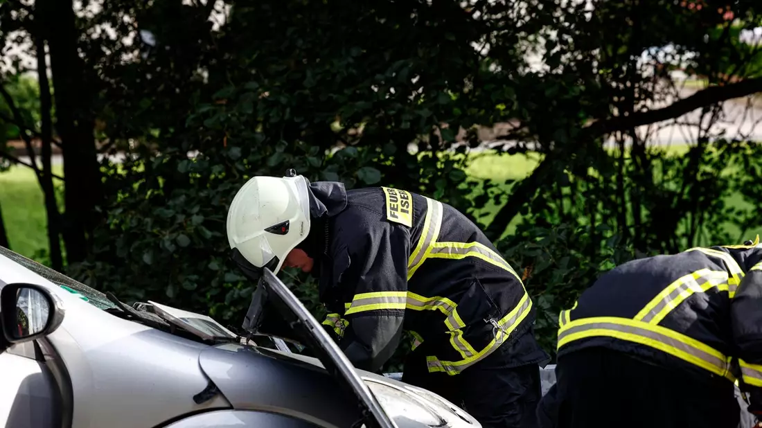 FW-MK: Motorradfahrer bei Verkehrsunfall lebensgefährlich verletzt - Bild: presseportal.de