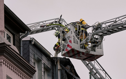 FW-E: Dachstuhlbrand in Essen-Kray - Gebäude unbewohnbar - Foto: presseportal.de