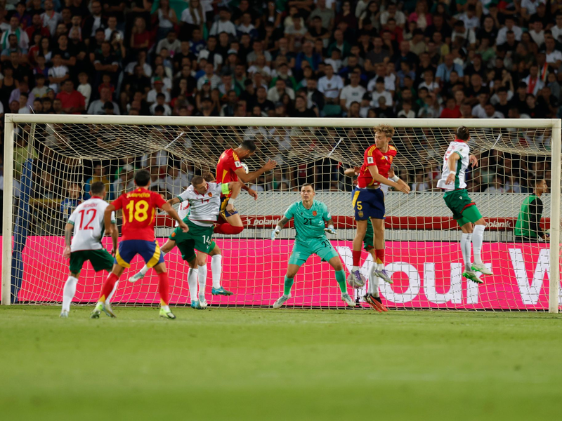 Spanien hatte zum Auftakt der WM-Qualifikation in Bulgarien keine Probleme. - Foto: Tony Uzunov/AP/dpa