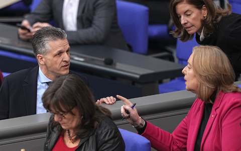 Wie schnell soll es gehen mit der Reform des Bürgergelds? Kanzleramtsminister Frei (CDU) meint, Arbeitsministerin Bas (SPD) sollte schon «in den nächsten Tagen» liefern. (Archivbild) - Foto: Michael Kappeler/dpa Wie schnell soll es gehen mit der Reform des Bürgergelds? Kanzleramtsminister Frei (CDU) meint, Arbeitsministerin Bas (SPD) sollte schon «in den nächsten Tagen» liefern. (Archivbild) - Foto: Michael Kappeler/dpa