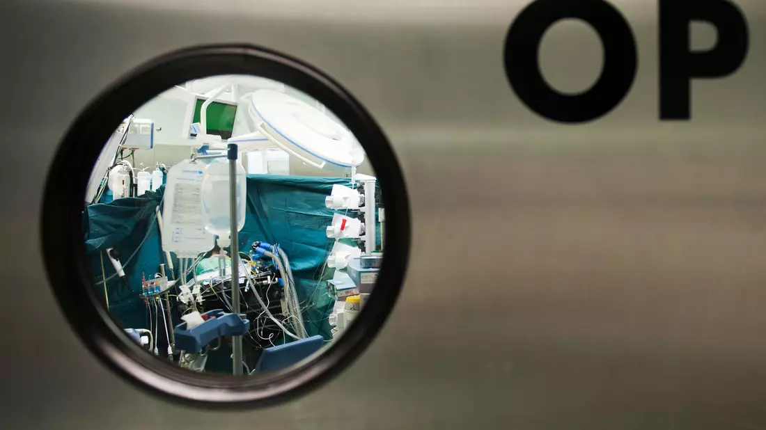 Kostentreiber Krankenhaus: Die Klinikbehandlungen sind der größte Kostenblock. - Bild: Maurizio Gambarini/dpa