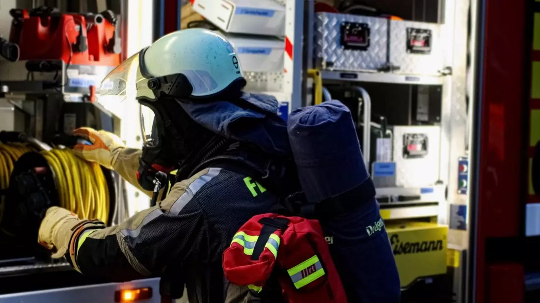 FW Hünxe: Pkw in Vollbrand - Bild: presseportal.de