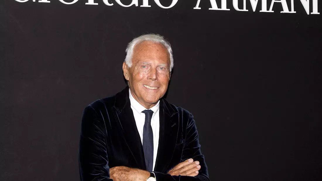 Giorgio Armani ist im Alter von 91 Jahren gestorben. (Archivbild) - Bild: Claudio Peri/ANSA/dpa