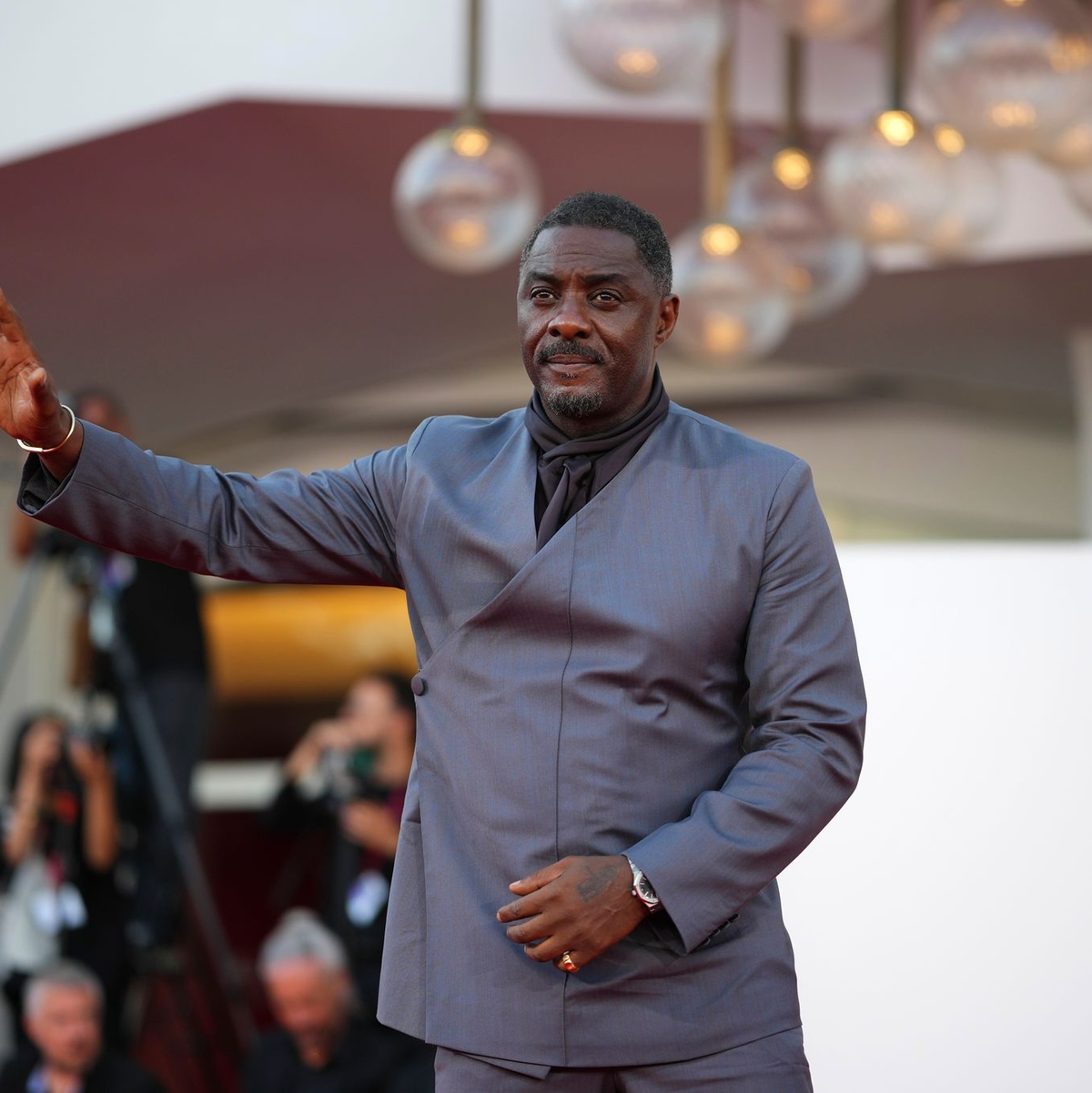 Idris Elba verkörpert den US-amerikanischen Präsidenten in «A House of Dynamite» - hier zu sehen vor der Premiere am 2. September. - Foto: Alessandra Tarantino/Invision/AP/dpa