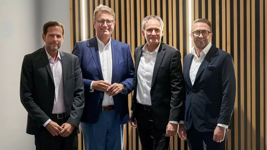 die Bayerische und die BarmeniaGothaer schließen exklusive Vertriebspartnerschaft unter dem Dach der compexx Finanz AG - Bild: presseportal.de