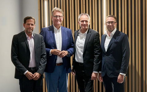 die Bayerische und die BarmeniaGothaer schließen exklusive Vertriebspartnerschaft unter dem Dach der compexx Finanz AG - Foto: presseportal.de