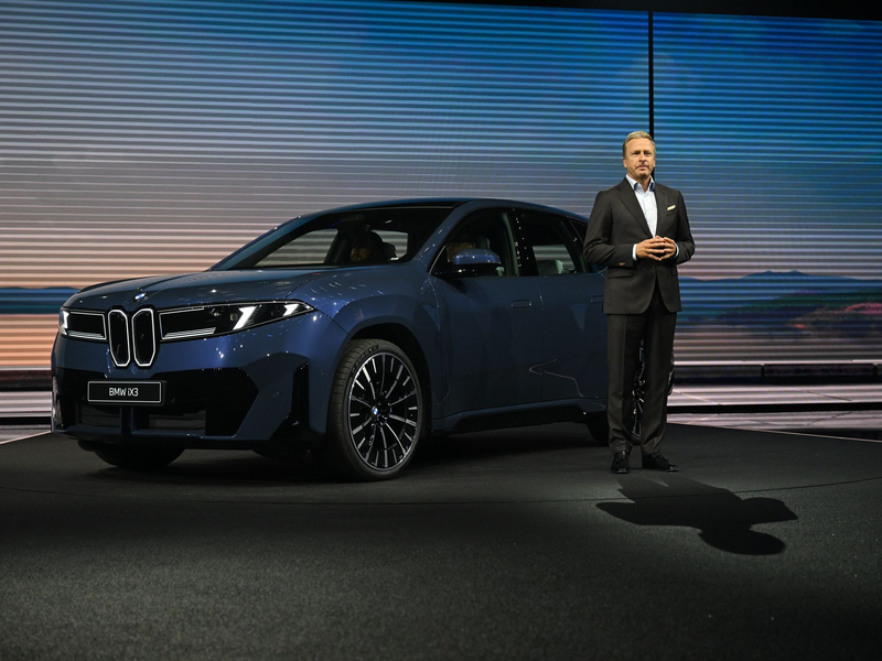 Mit dem iX3 hat BMW das erste Serienmodell der Plattform vorgestellt.  - Foto: Sven Hoppe/