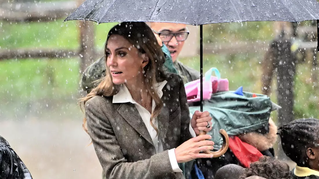 Gemeinsam mit Prinz William besuchte Kate eine Schulklasse im Natural History Museum. - Bild: Eddie Mulholland/Pool Daily Telegraph/AP/dpa