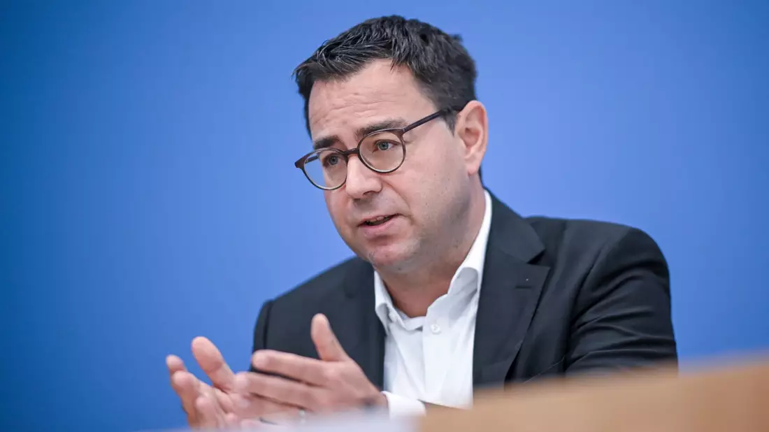 Einen Tag nachdem der Haushaltsausschuss den Etat für 2025 beschlossen hat, äußern sich die Fraktionen. - Bild: Britta Pedersen/dpa