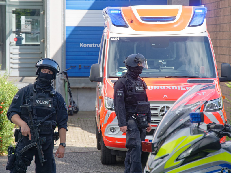 Für die Bevölkerung besteht laut Polizei nach Festnahme eines Verdächtigen keine Gefahr mehr - Foto: Henning Kaiser/dpa