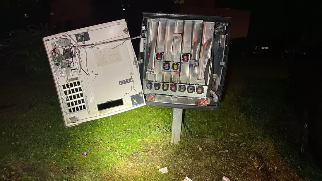 LPI-NDH: Zigarettenautomat in der Nacht gesprengt - Anwohner aus dem Schlaf gerissen - Bild: presseportal.de