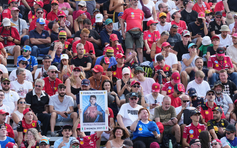 Monza ist immer ein Fest für die Tifosi. - Foto: Antonio Calanni/AP/dpa