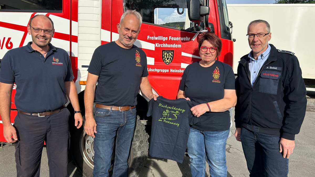 FW-OE: Kinderfeuerwehr erhält neues Outfit - Foto: presseportal.de