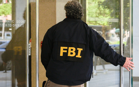 Das FBI und weitere Ermittler untersuchen zu möglicher illegaler Beschäftigung von Koreanern in den USA. (Symbolbild) - Foto: Julia Demaree Nikhinson/AP/dpa