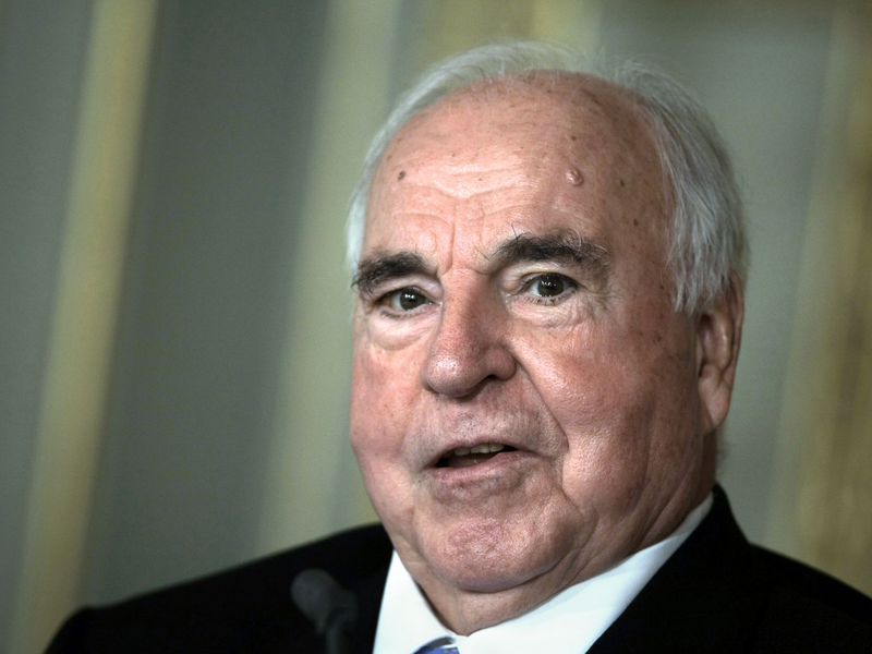 In Berlin soll eine Straße nach Altbundeskanzler Helmut Kohl benannt werden. (Archivfoto)  - Foto: Fredrik von Erichsen/dpa