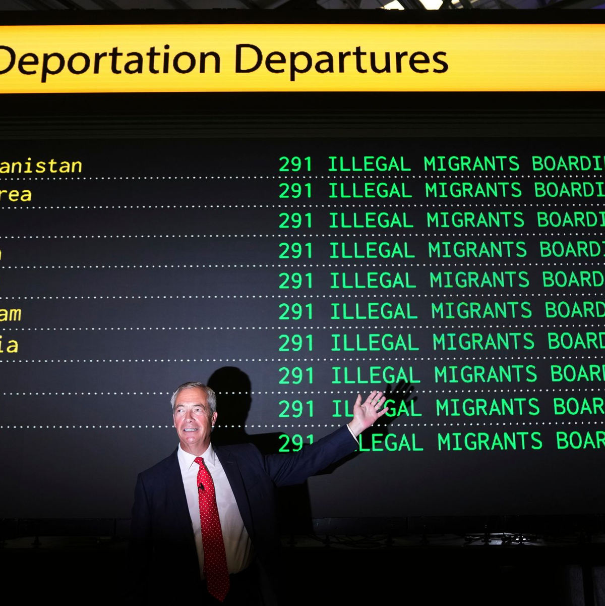 Reform UK hat Abschiebungen im großen Stil angekündigt. - Foto: Joanna Chan/AP/dpa