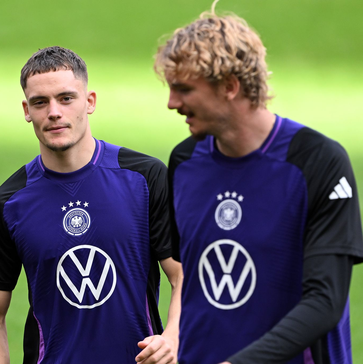 Florian Wirtz (l) und Nick Woltemade: Zündet das Offensivduo in Köln? - Foto: Federico Gambarini/dpa