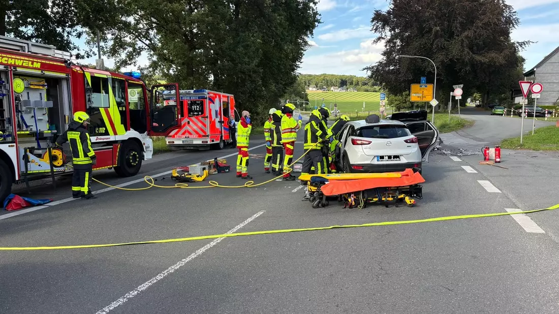 FW-EN: Schwerer Verkehrsunfall, Hattinger Str. - Bild: presseportal.de