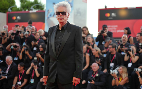 Jarmuschs Film «Father Mother Sister Brother» erzÀhlt in drei Episoden von Familiendynamiken. - Foto: Alessandra Tarantino/Invision/AP/dpa Jarmuschs Film «Father Mother Sister Brother» erzÀhlt in drei Episoden von Familiendynamiken. - Foto: Alessandra Tarantino/Invision/AP/dpa