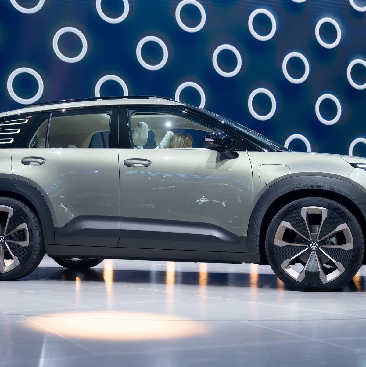 Auch der VW ID. Cross wir vorerst nur als Studie gezeigt. - Foto: Sven Hoppe/dpa