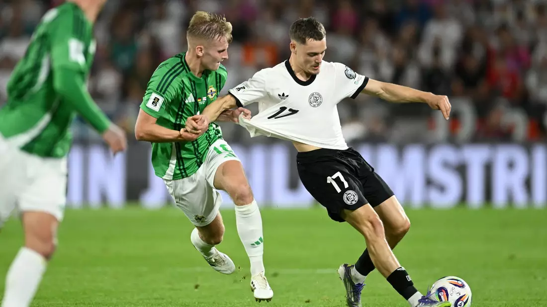 Nick Woltemade stößt mit Verspätung zum Nationalteam. (Archivfoto) - Bild: Marius Becker/dpa
