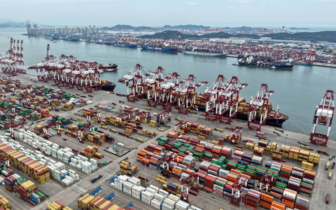 Chinas Wirtschaft verliert an Schwung. Die zweitgrößte Volkswirtschaft legte im dritten Quartal noch um 4,8 Prozent zu. (Archivbild) - Foto: Li Ziheng/XinHua/dpa