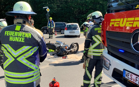 FW Dresden: Waldbrand nahe Freibad Wostra - Einsatzkräfte verhindern Ausbreitung - Foto: presseportal.de