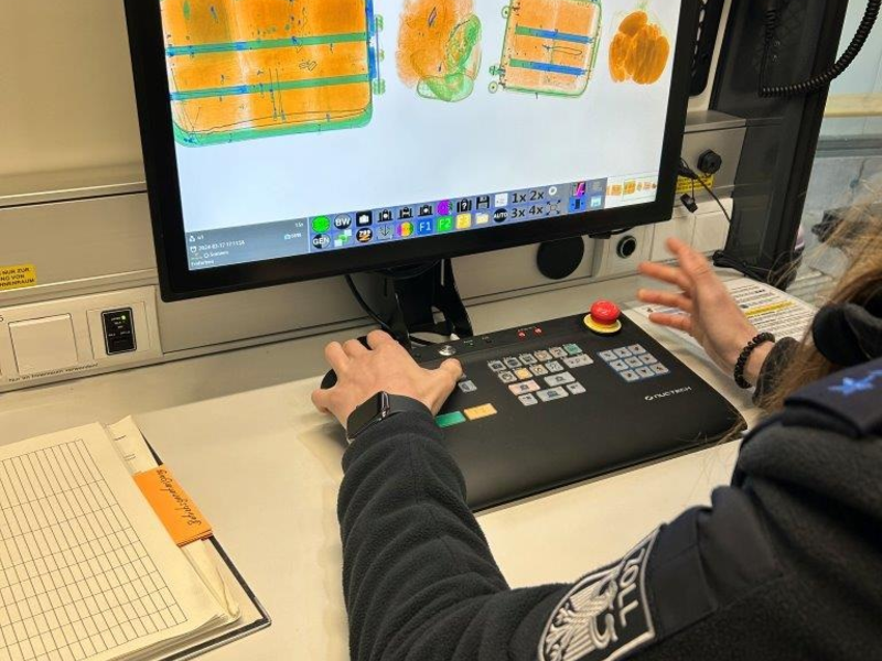 HZA-GI: Berufsinformationstag beim HZA Gießen, Standort Kassel - Entdecke die Welt des Zolls - Foto: presseportal.de