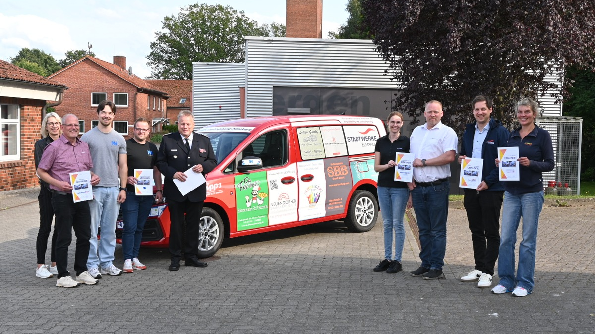 FW-PI: KFV Pinneberg erhält neuen Kleinbus für Jugendfeuerwehren - Foto: presseportal.de