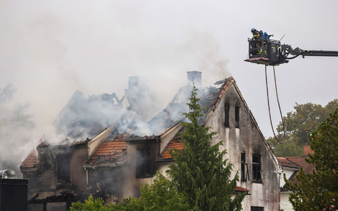 Nach einem Brand in einem Haus sind drei Frauen tot aufgefunden worden. - Foto: Geir Olsen/NTB/dpa