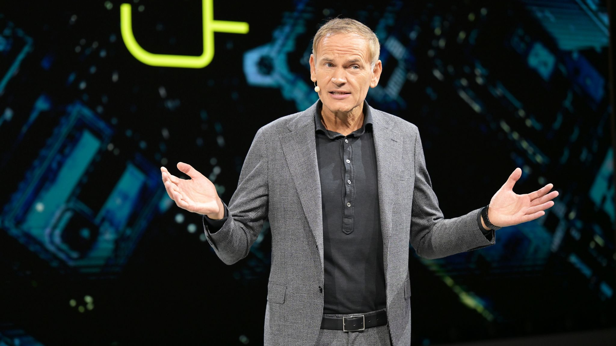 VW- und Porsche-Chef Blume zeigt sich auf der IAA verhalten optimistisch. - Foto: Malin Wunderlich/dpa